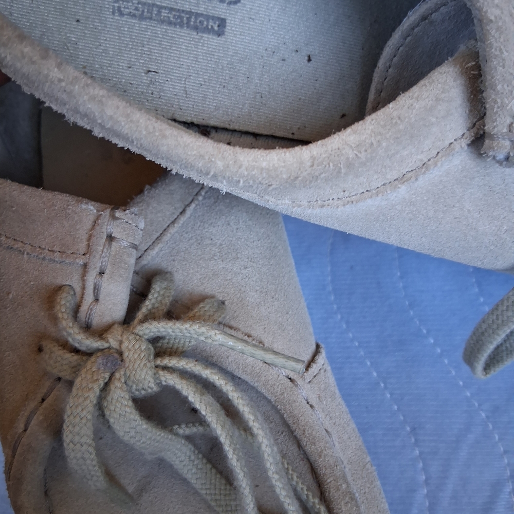 Clark Women's Suede Casual Wallaby Shoes in Light Beige - Picture 3 of 6